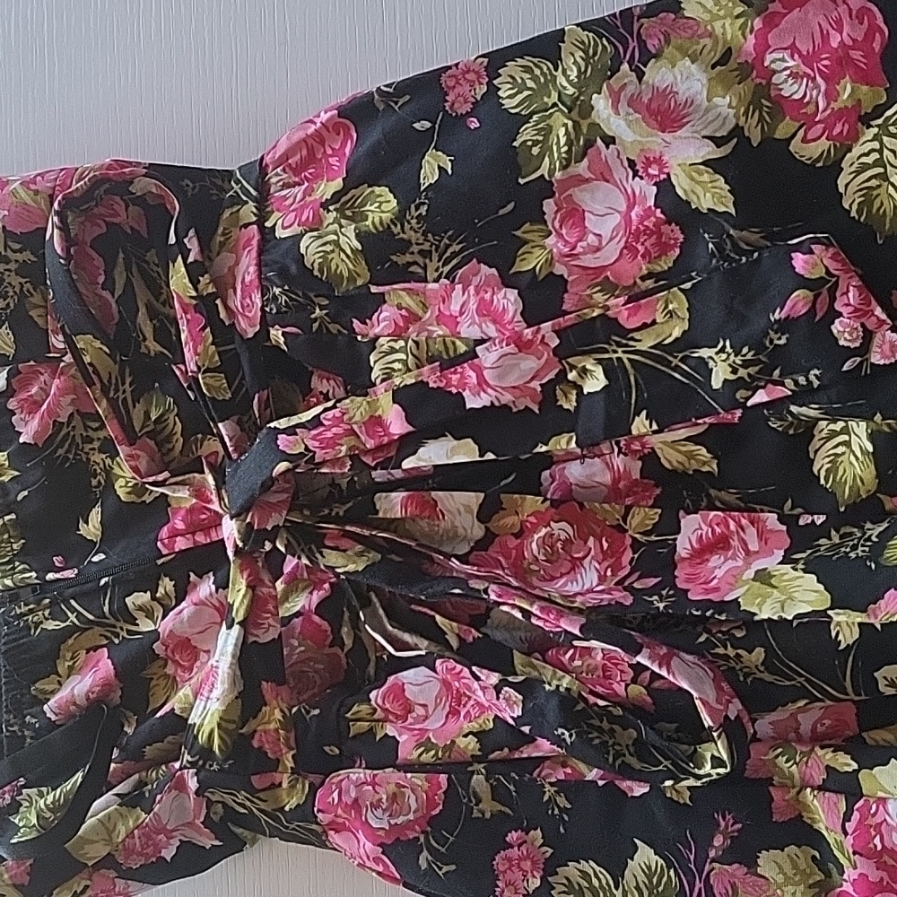 Floral Romper - Picture 5 of 7